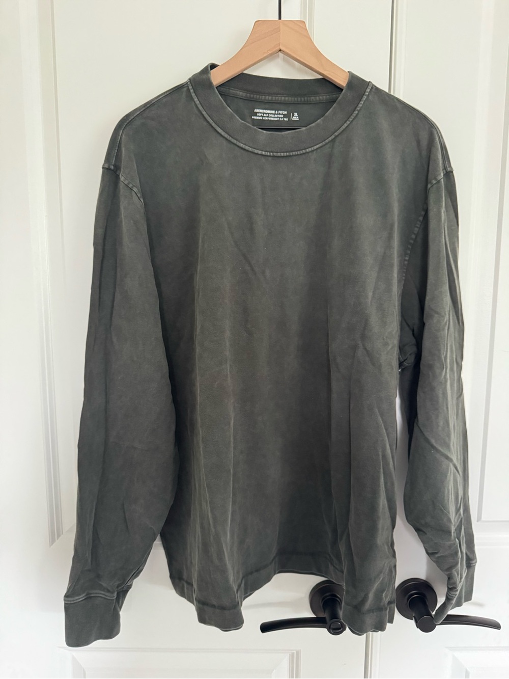 Abercrombie & Fitch Men's Long-Sleeve Crewneck - Washed Black